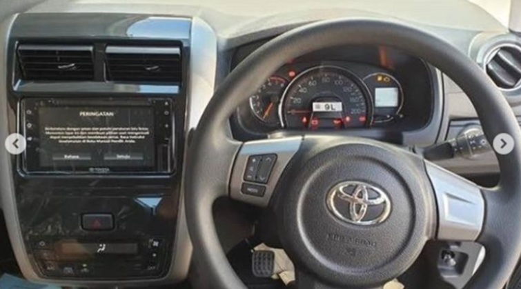 Interior Toyota Agya Facelift 2020 dengan Head Unit Touch Screen