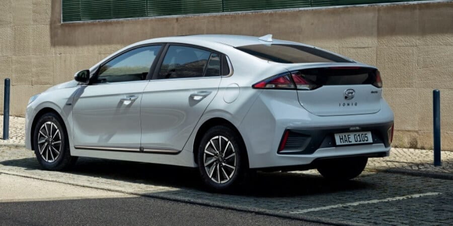 Hyundai Ioniq - Tampak Belakang