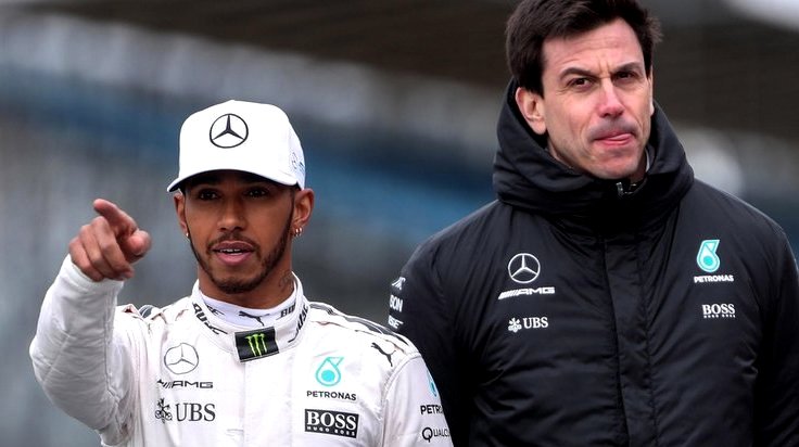 Lewis Hamilton and Mercedes-AMG Tandatangan Kontrak untuk Musim 2021