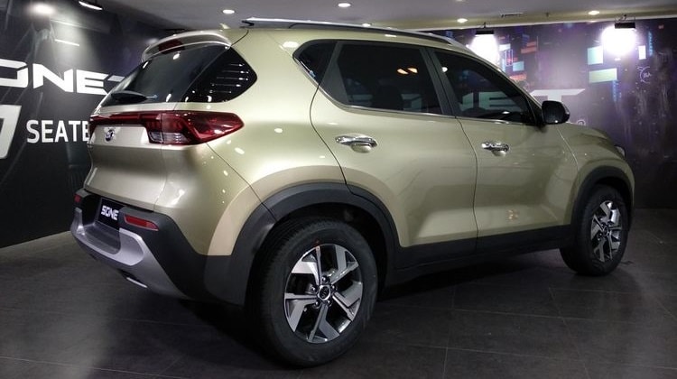 Kia Sonet berkapasitas 7 penumpang - dimensi tidak berbeda