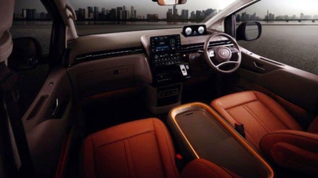Interior Dashboard Luxury MPV Korea