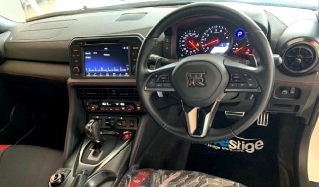 Interior Nissan GT-R 2019