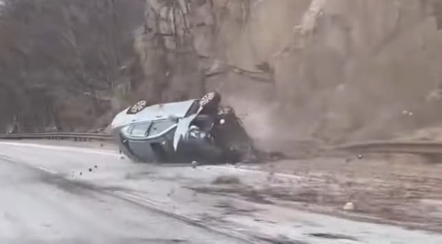 Honda Accord kecelakaan akibat emosi di jalanan.