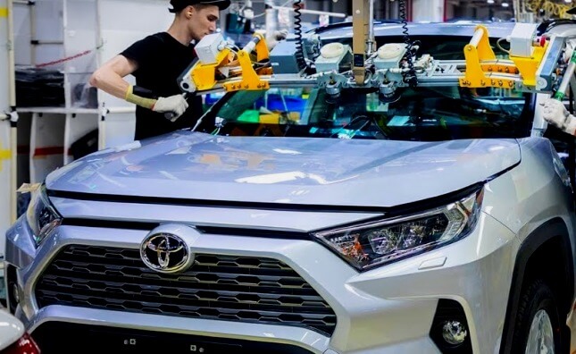 Toyota Pangkas Produksi lagi karena krisis semikonduktor