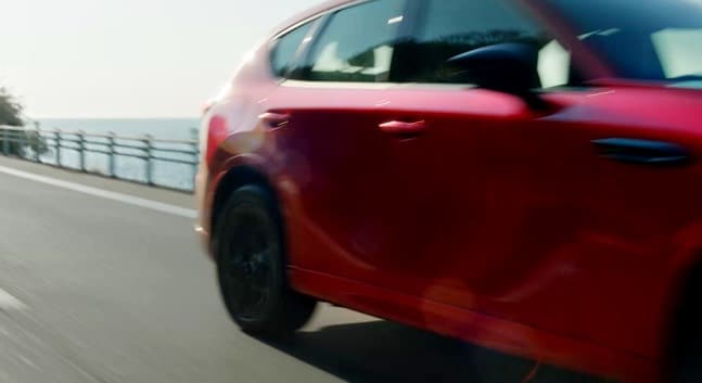 SUV Hybrid Meluncur 8 Maret 2022