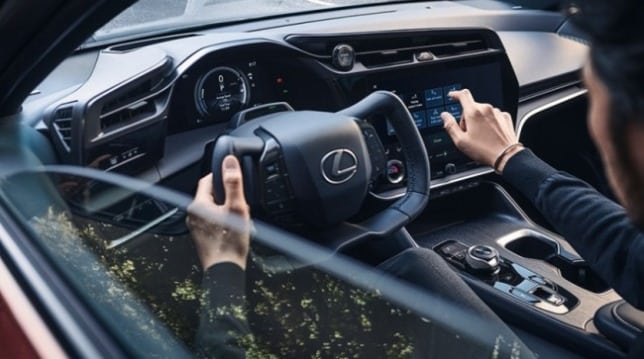 Interior Lexus RZ 450e Diungkap - SUV listrik Lexus Pertama