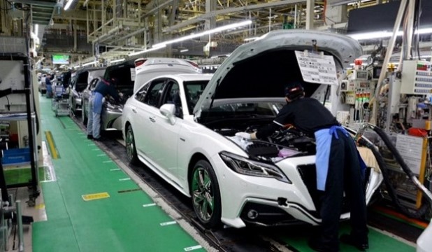 Toyota kurangi produksi karena krisis semikonduktor masih lanjut
