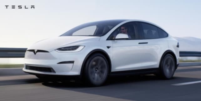 Tesla Model X - SUV Listrik