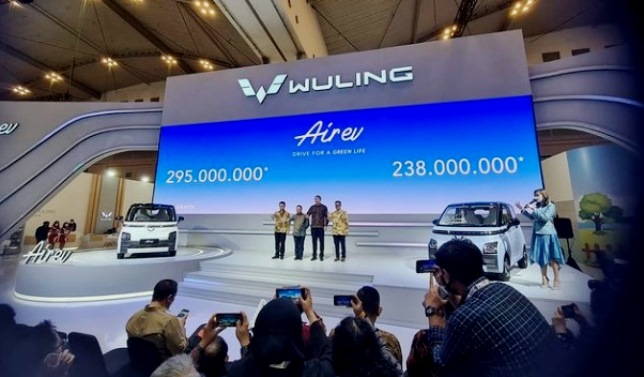 Harga semua Varian Wuling Air EV diumumkan di GIIAS 2022
