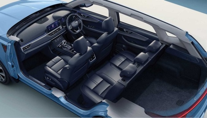 Interior Compact SUV Cina