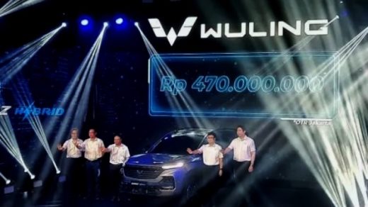 Peluncuran Wuling Almaz Hybrid Indonesia