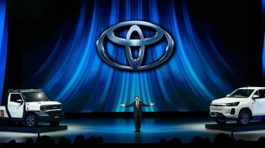 Toyota Hilux Listrik Dipamerkan di Thailand