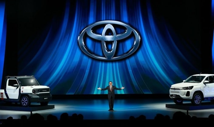 Toyota Hilux Listrik Dipamerkan di Thailand
