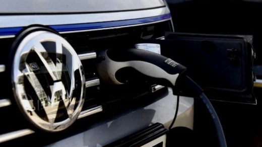 VW dan BASF bangun pabrik batarai mobil Listrik di Indonesia
