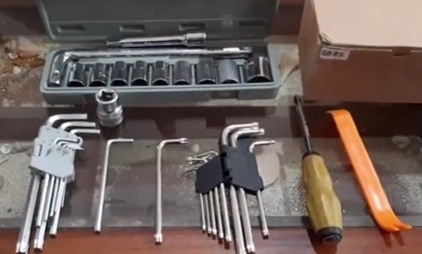 Alat yang dibutuhkan untuk pasang tombol setir Kia ANP